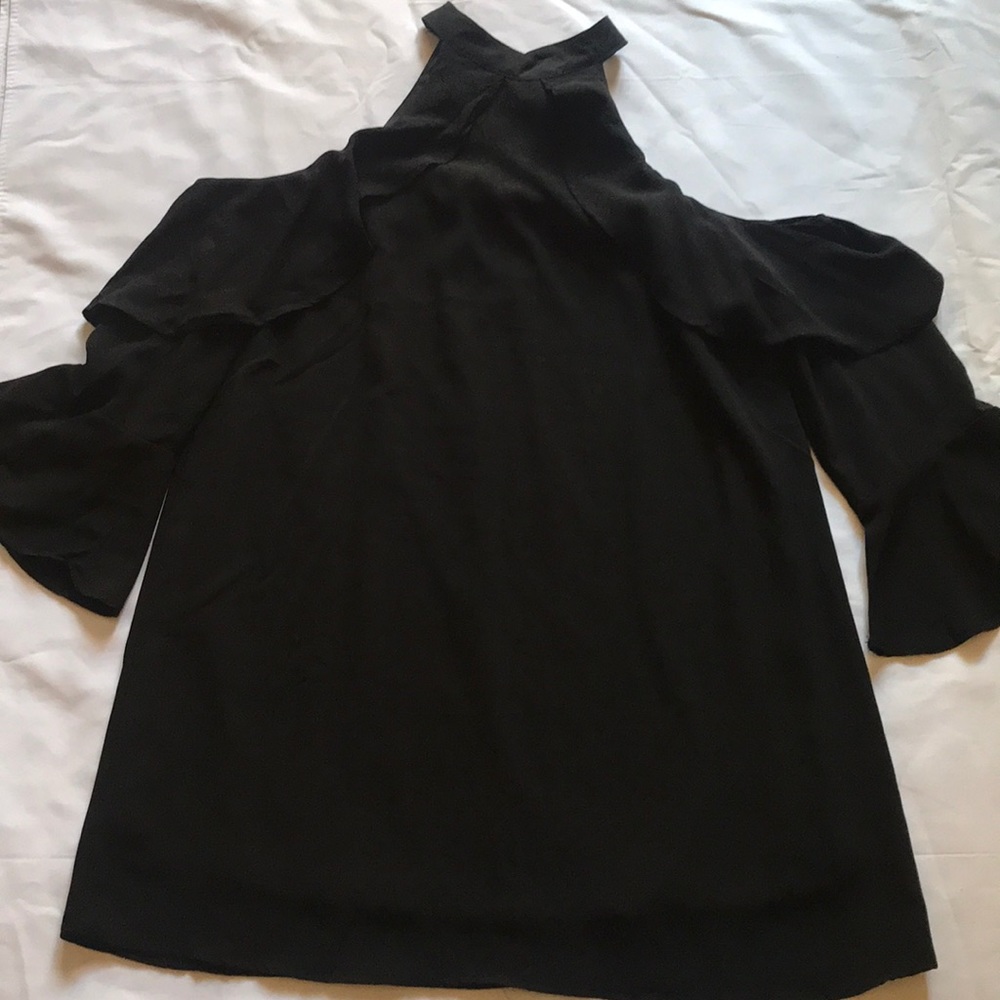 Black cutout shoulder ruffled dress! So cute on!!